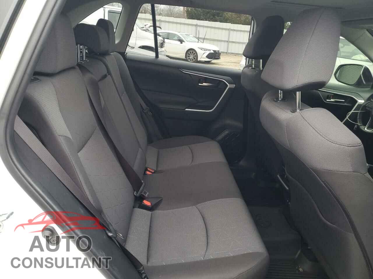 TOYOTA RAV4 2019 - JTMP1RFV7KD028103
