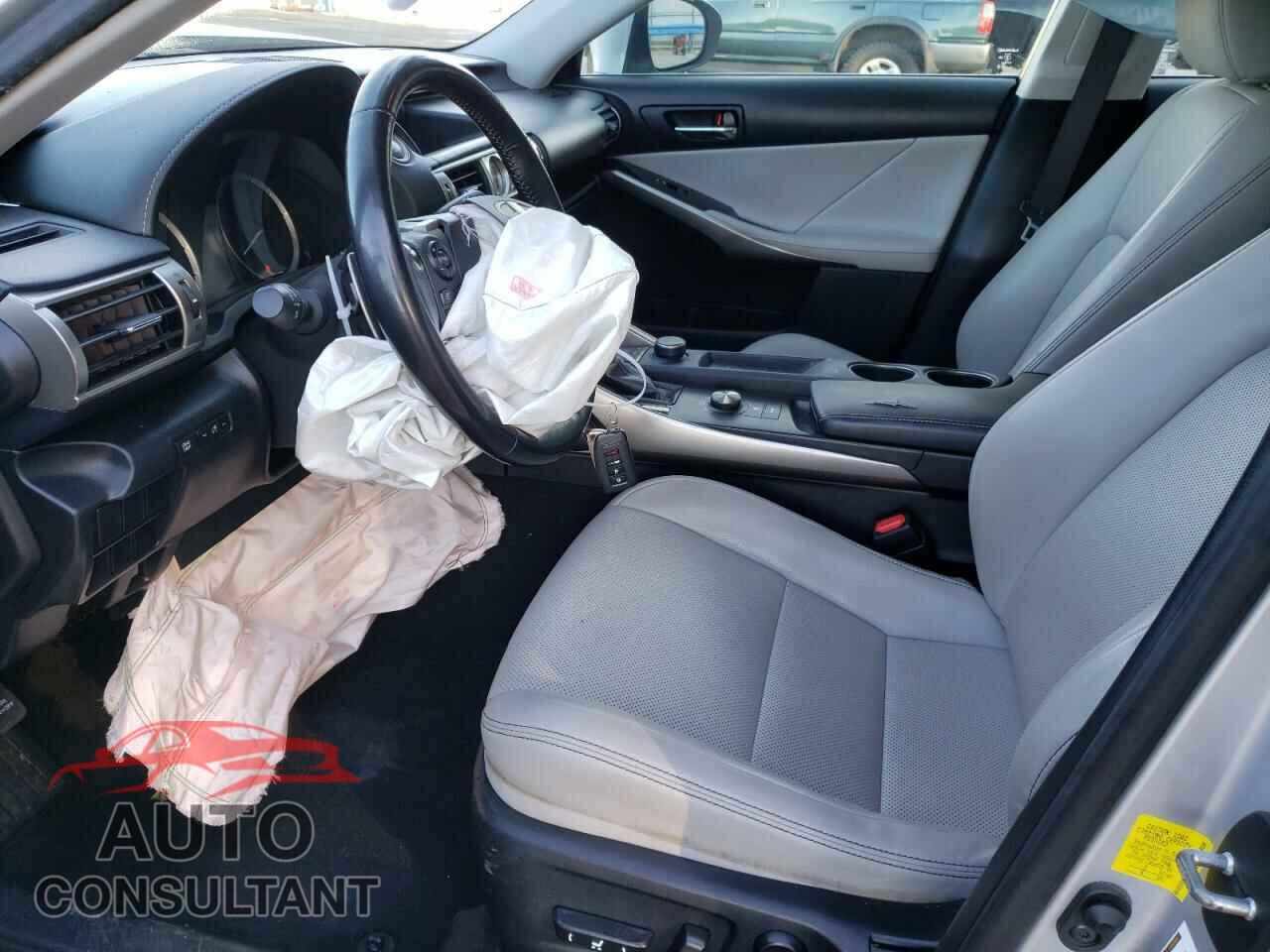 LEXUS IS 2016 - JTHBA1D24G5025891