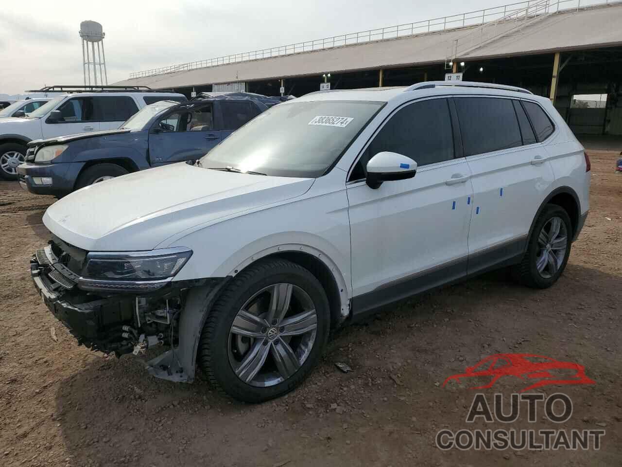 VOLKSWAGEN TIGUAN 2018 - 3VV5B7AX2JM046076