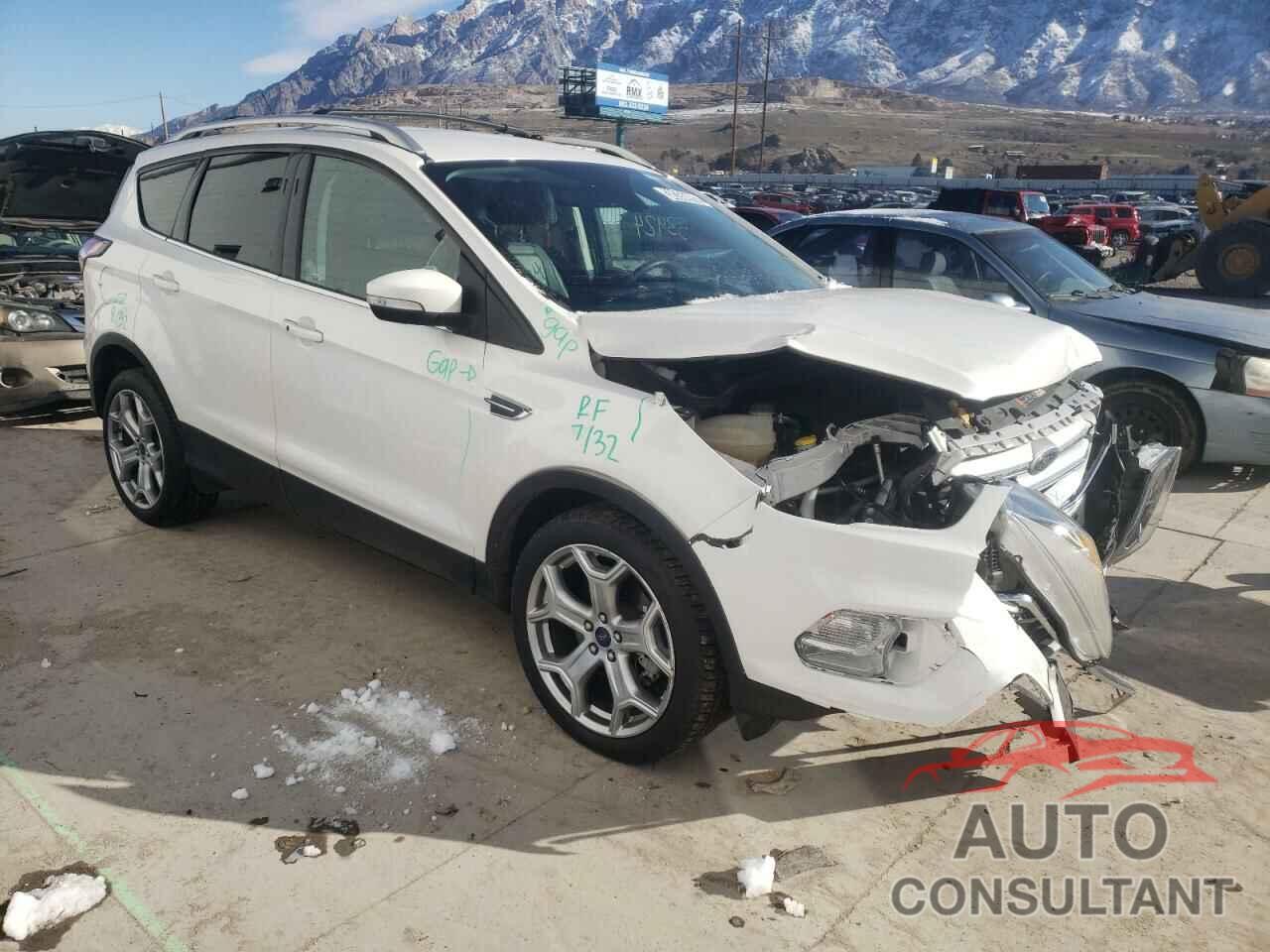 FORD ESCAPE 2017 - 1FMCU9J96HUA14360
