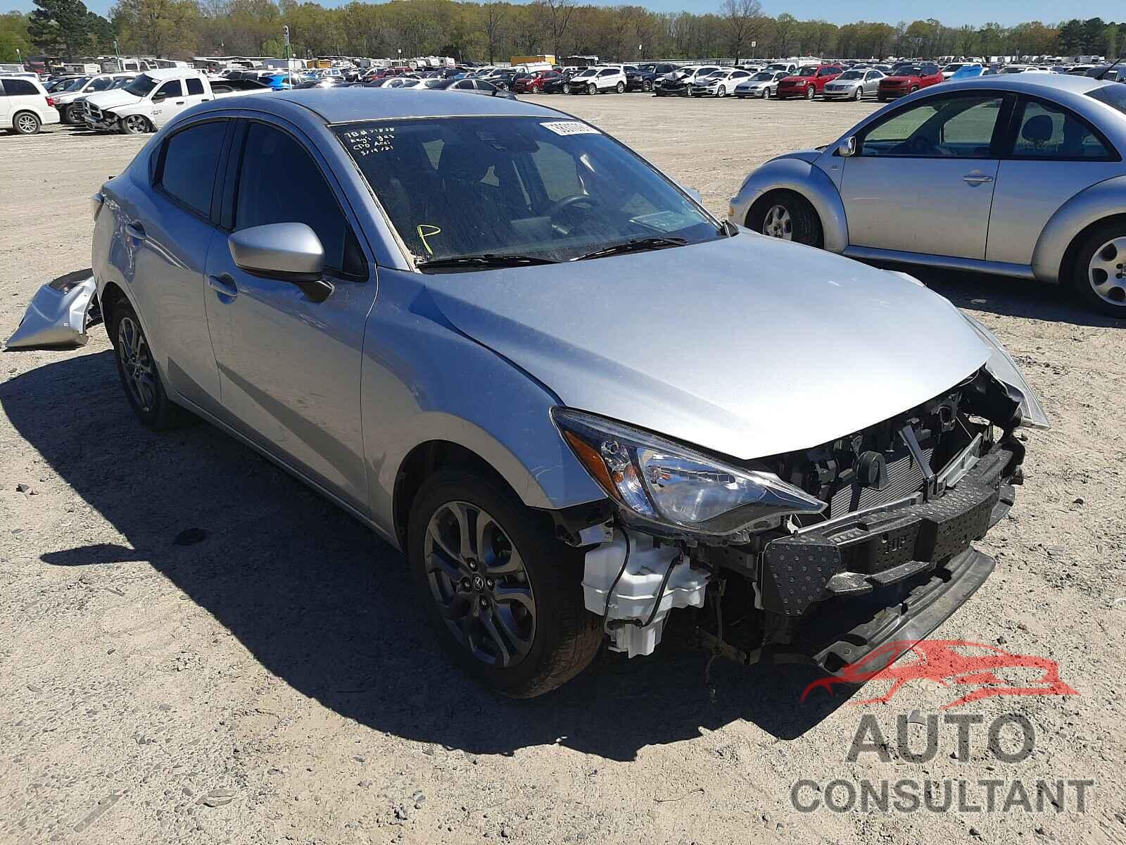 TOYOTA YARIS 2019 - 3MYDLBYV8KY519442
