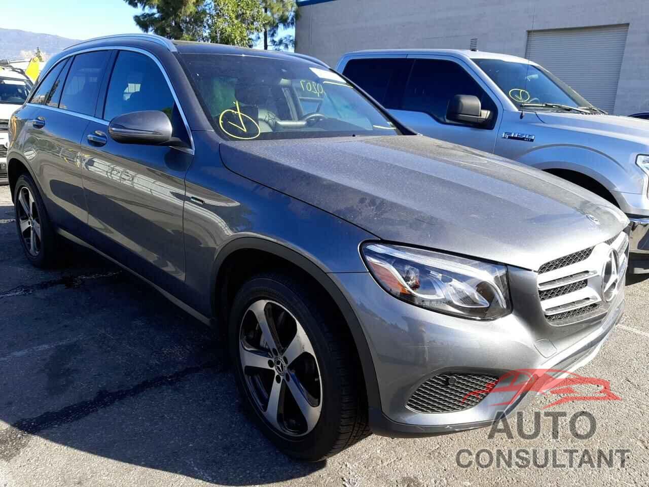 MERCEDES-BENZ GLC-CLASS 2019 - JTDKARFU8H3035867