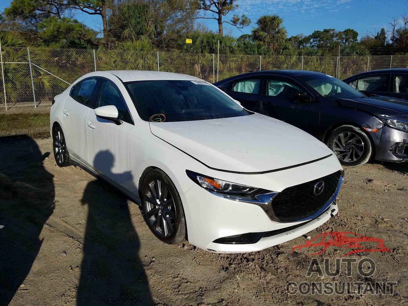 MAZDA 3 2019 - JM1BPBAM5K1118365