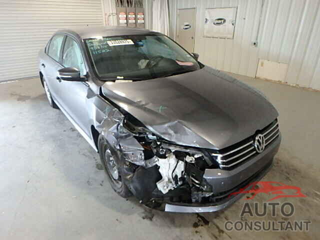 VOLKSWAGEN PASSAT 2015 - 1VWAT7A37FC047656