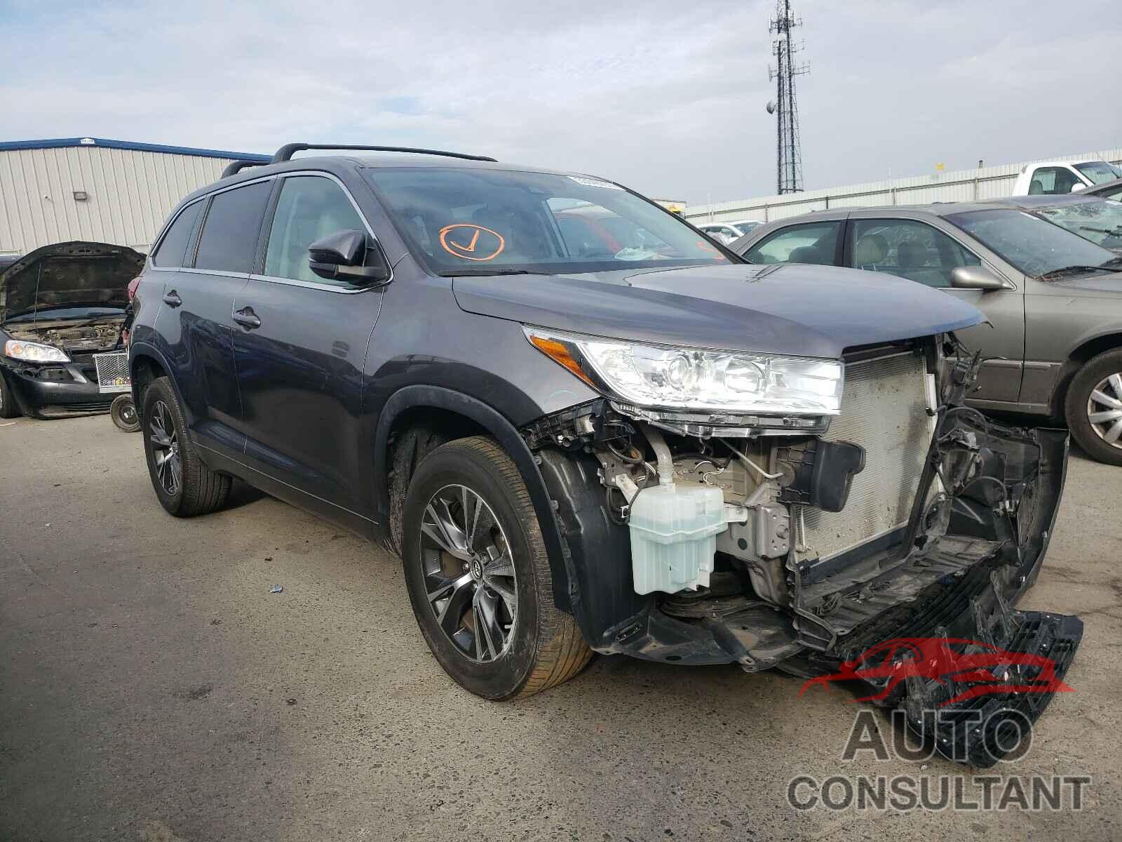 TOYOTA HIGHLANDER 2018 - 5TDZARFH0JS037781