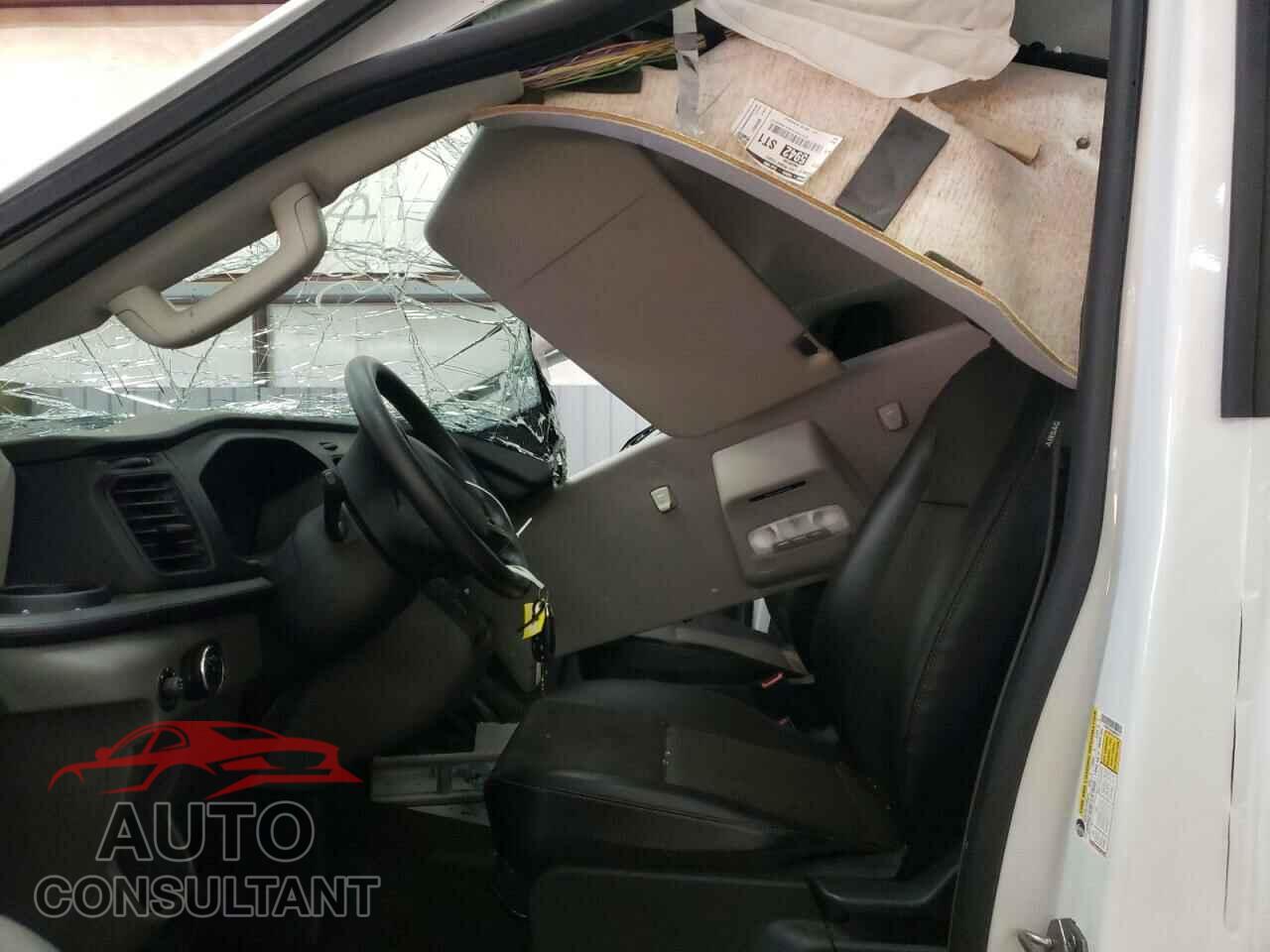 FORD TRANSIT CO 2020 - 1FTBR1C83LKB03217