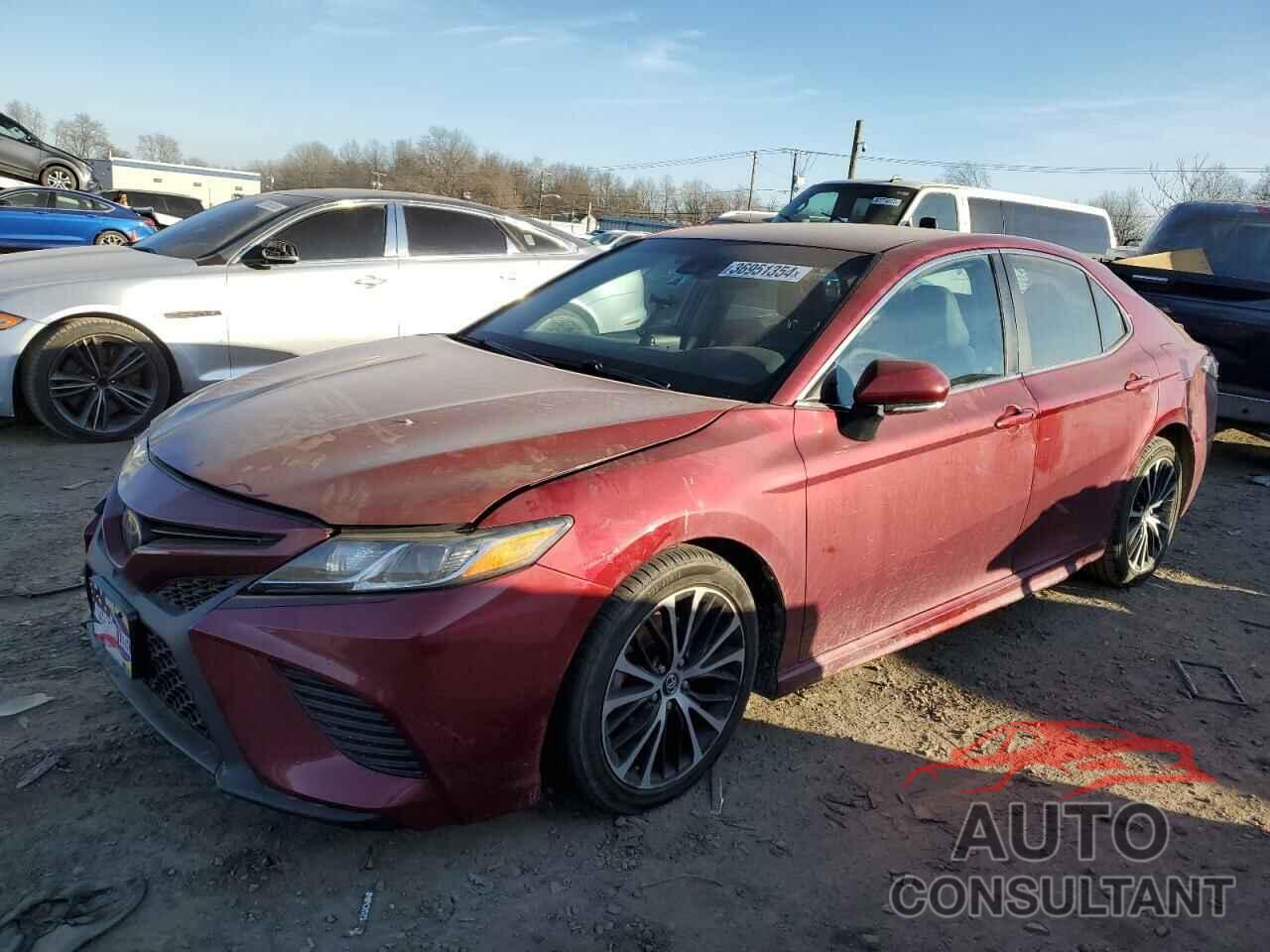 TOYOTA CAMRY 2018 - 4T1B11HK0JU588781