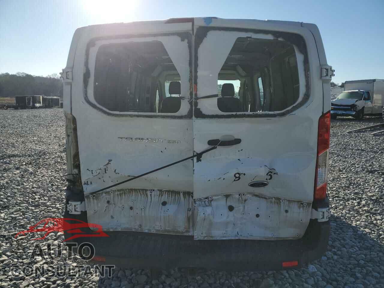 FORD TRANSIT 2015 - 1FTNR1ZM9FKB20657