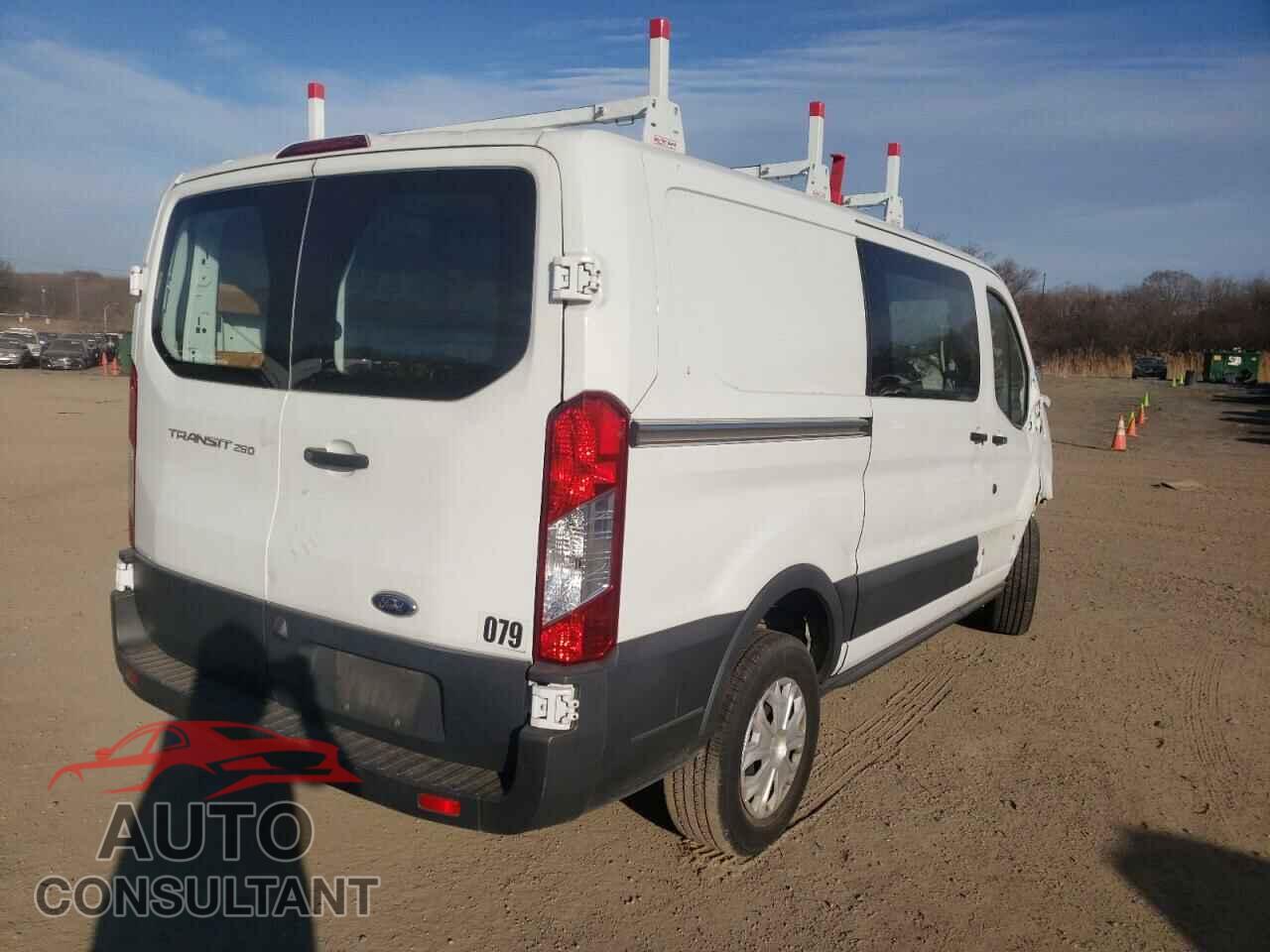 FORD TRANSIT CO 2018 - 1FTYR1YM5JKA88541