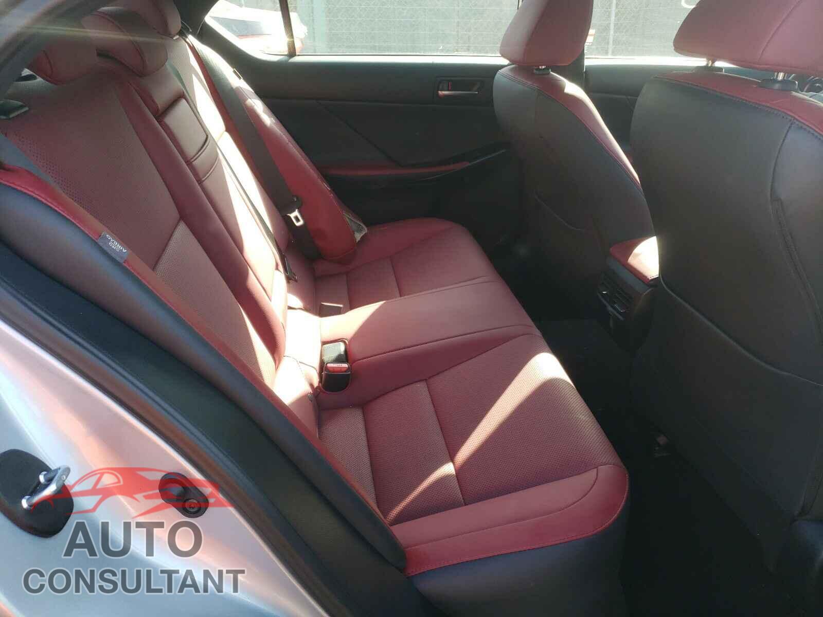 LEXUS IS 2021 - JTHCA1D28M5110197