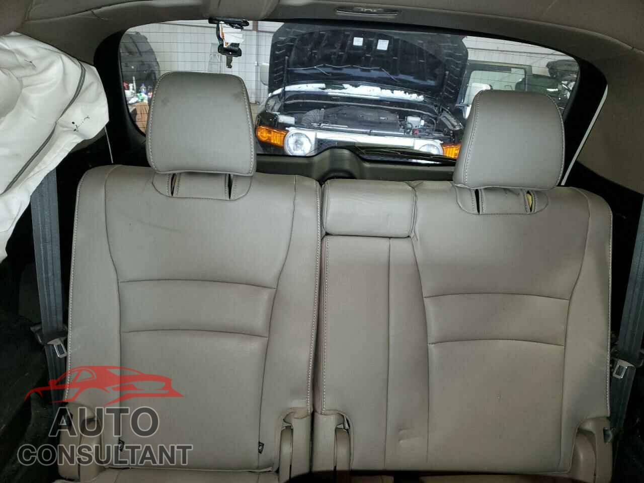 HONDA PILOT 2017 - 5FNYF6H90HB034606