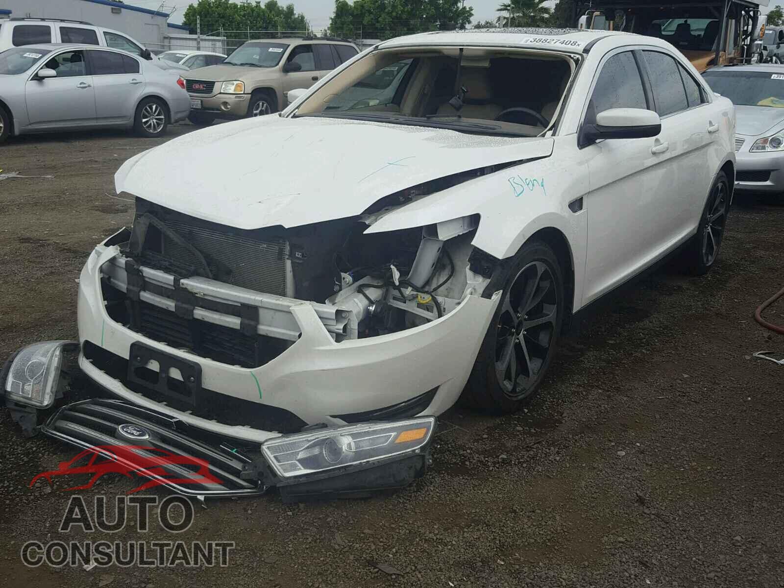 FORD TAURUS 2015 - 1FAHP2E85FG137613