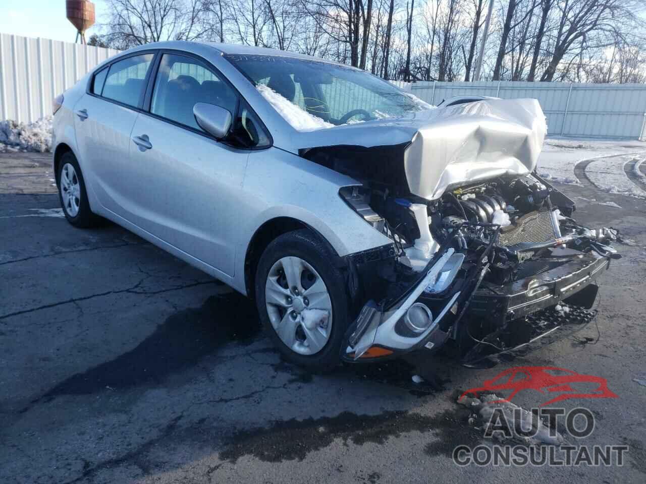 KIA FORTE 2018 - 3KPFK4A74JE273345