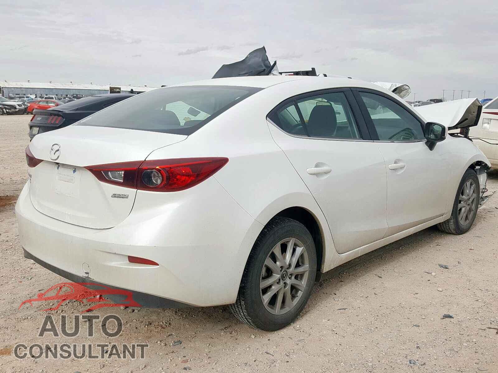 MAZDA 3 2018 - 3N1CN7AP9HL818072