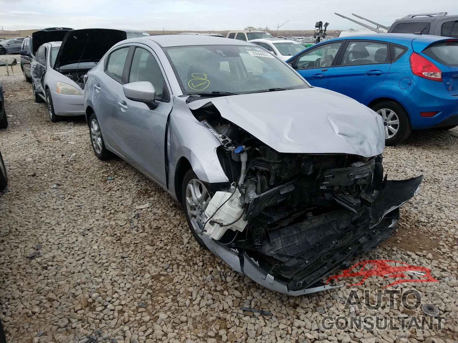 TOYOTA YARIS 2017 - 3MYDLBYV4HY175603