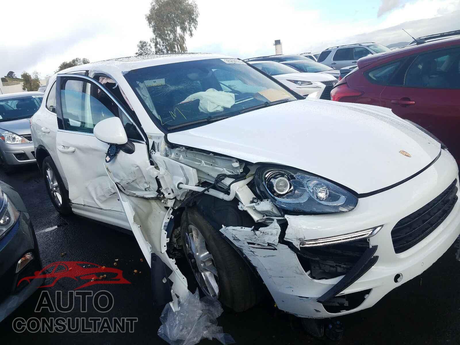 PORSCHE CAYENNE 2018 - WP1AA2A26JKA02885
