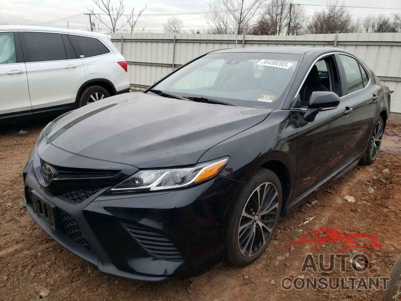 TOYOTA CAMRY 2018 - 4T1B11HK3JU041648