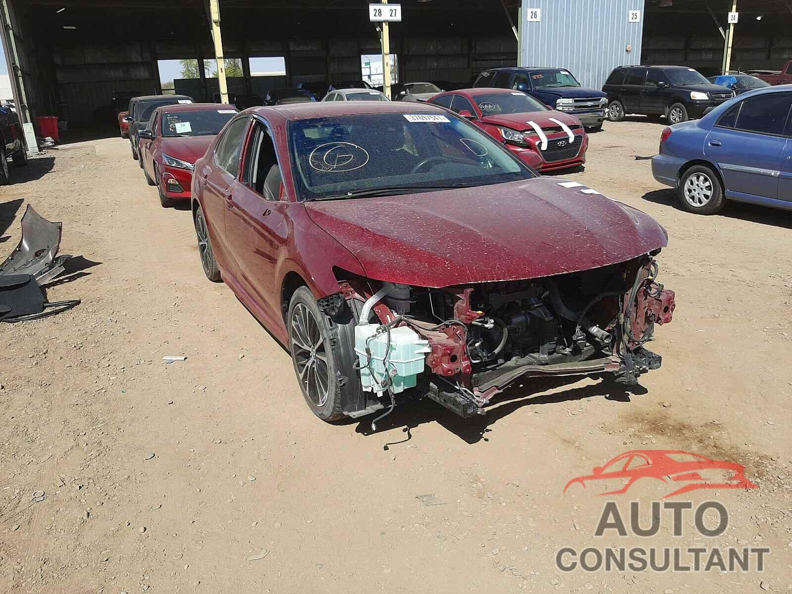 TOYOTA CAMRY 2018 - 4T1B11HK3JU628299