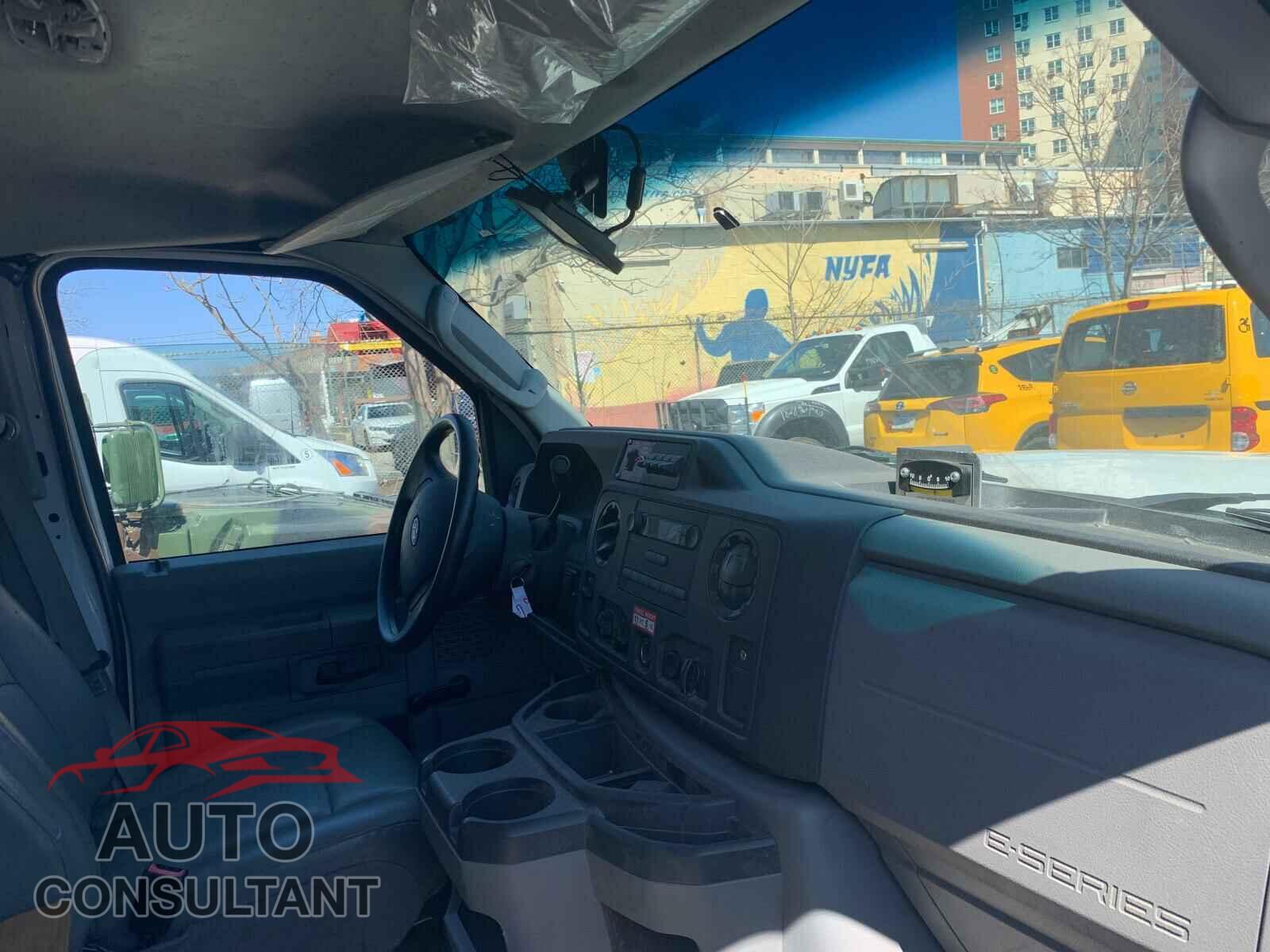 FORD ECONOLINE 2017 - 1FDWE3FS8HDC47272