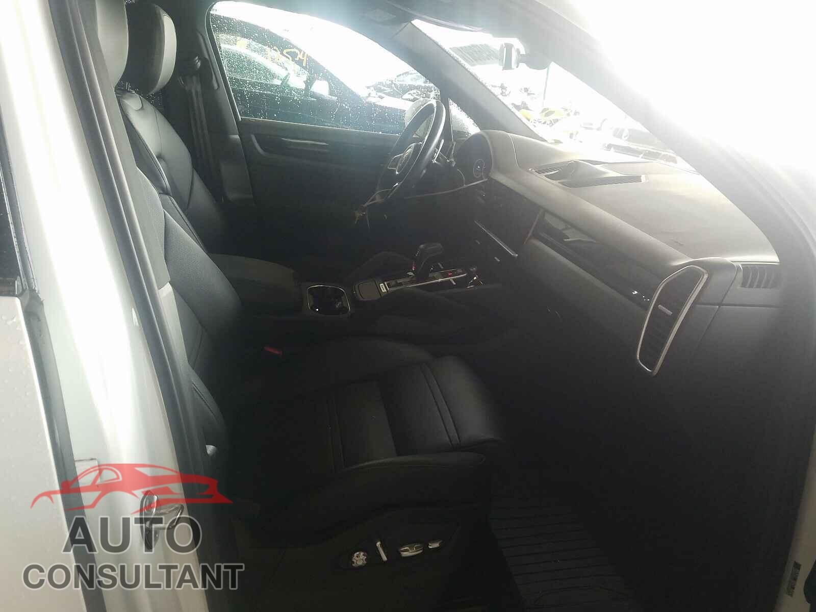 PORSCHE CAYENNE 2019 - WP1AA2AY0KDA15660