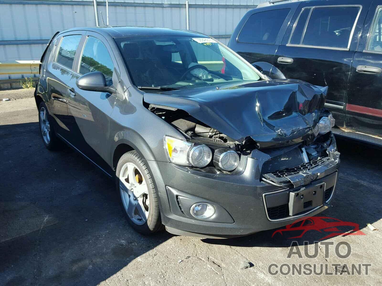 CHEVROLET SONIC 2015 - 1G1JE6SB3F4144966