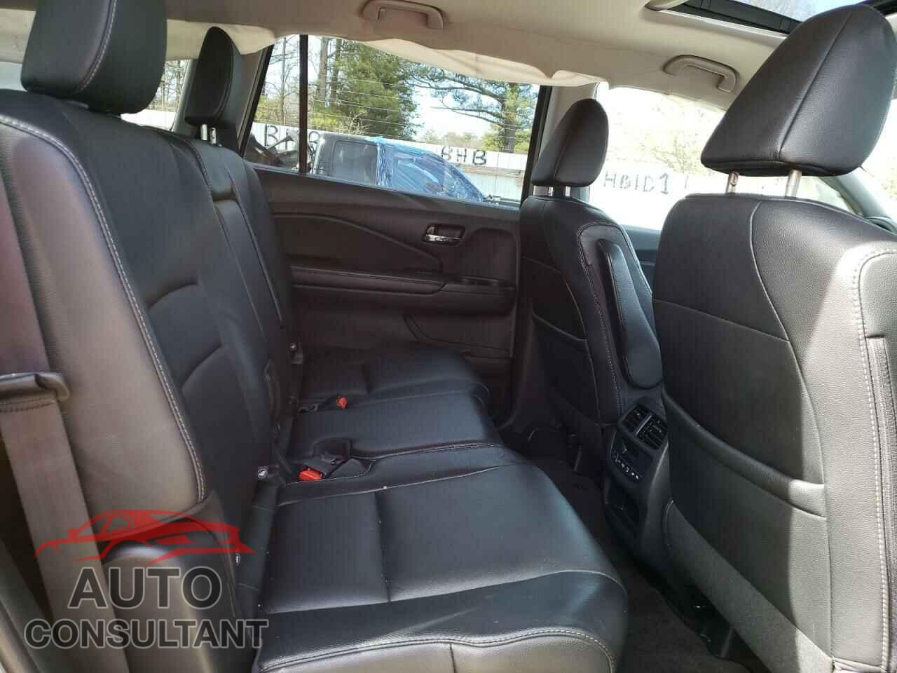HONDA PILOT 2016 - 5FNYF6H59GB022885
