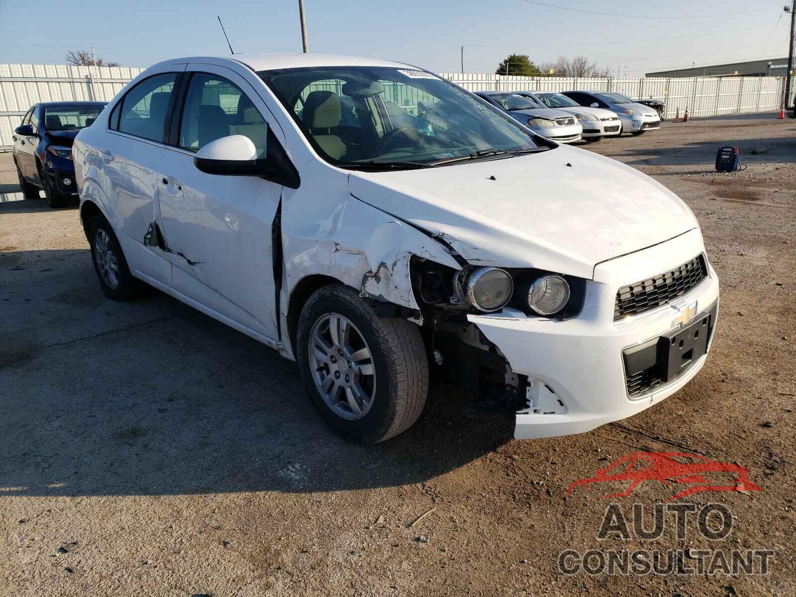 CHEVROLET SONIC 2016 - 1G1JC5SH2G4138436