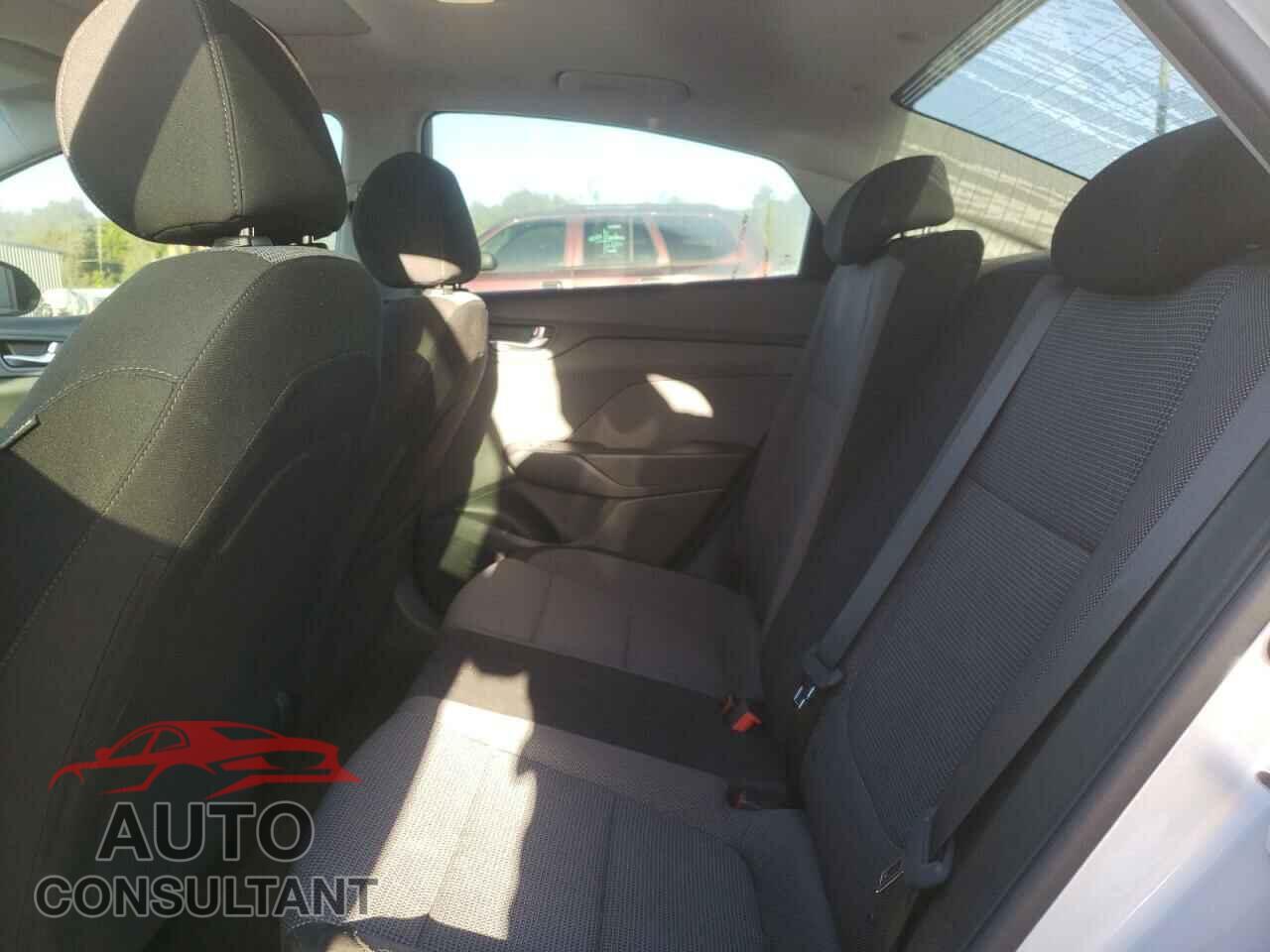 HYUNDAI ACCENT 2018 - 3KPC34A3XJE020091
