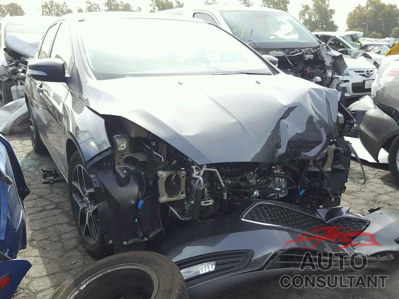 FORD FOCUS 2017 - 1FADP3M20HL304018