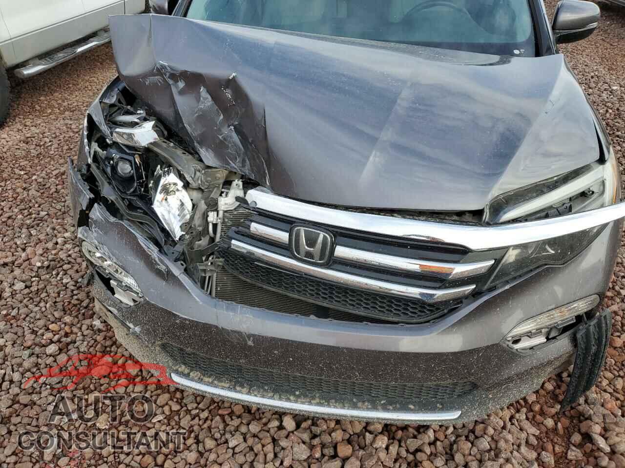 HONDA PILOT 2017 - 5FNYF5H98HB007650