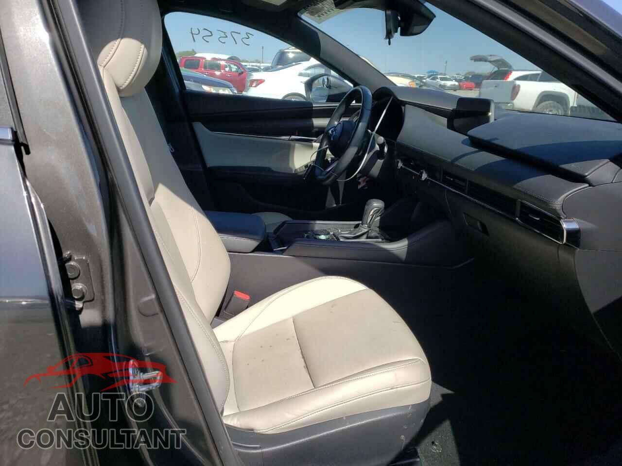 MAZDA 3 2019 - JM1BPBJM2K1124561
