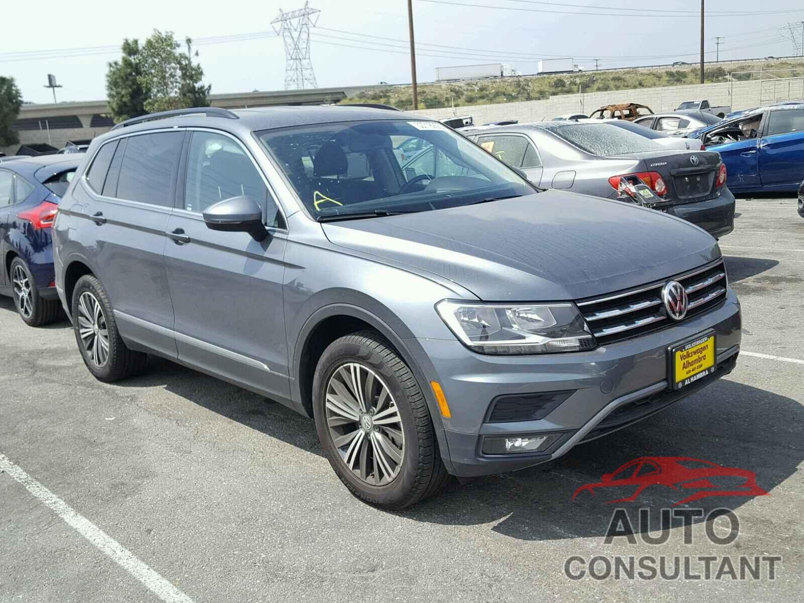 VOLKSWAGEN TIGUAN 2018 - 3VV3B7AX3JM028421