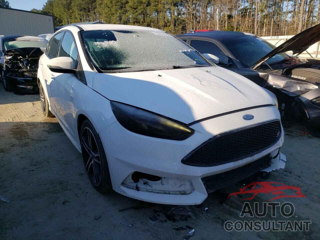 FORD FOCUS 2018 - 1FADP3L93JL329967