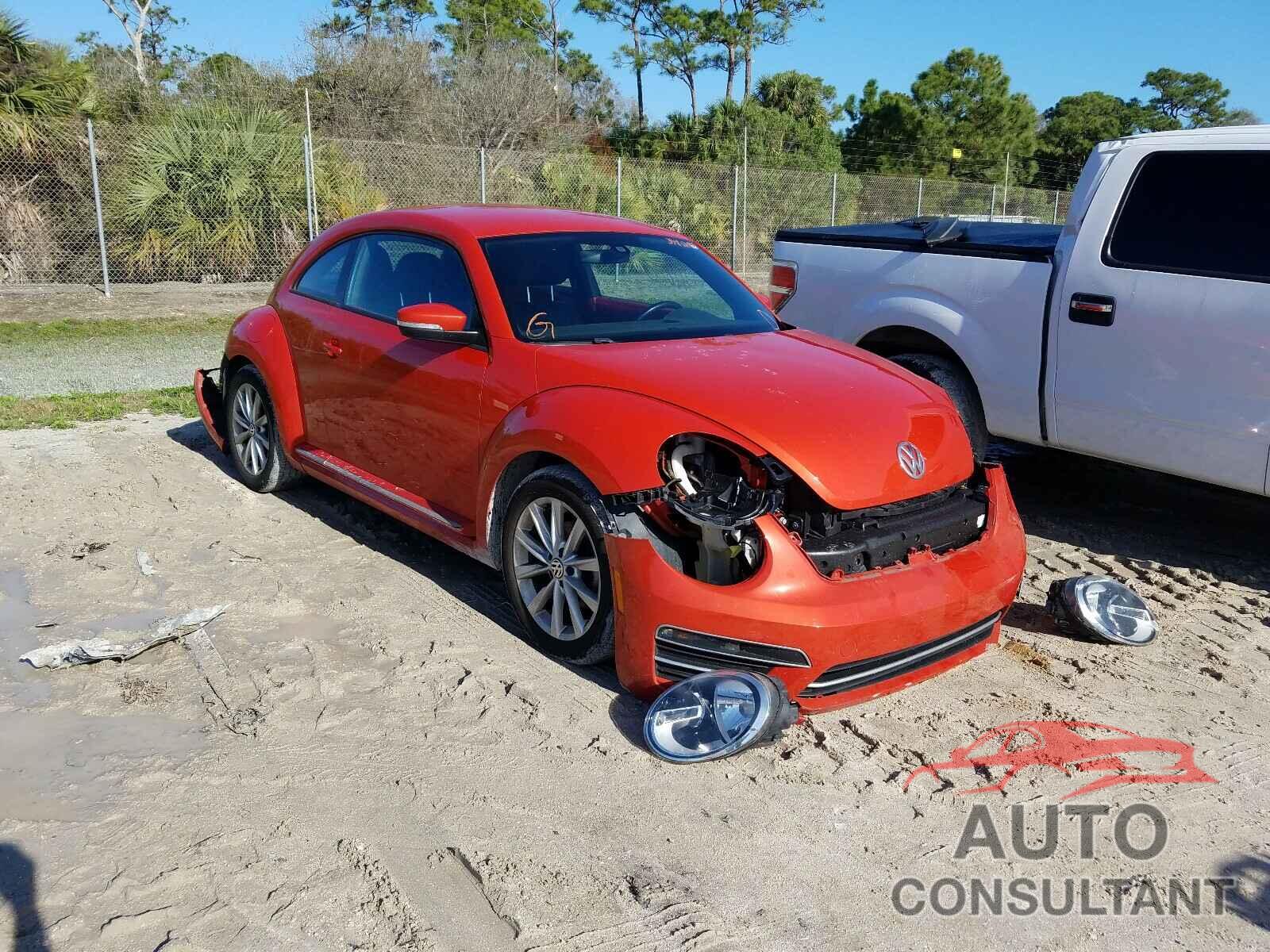 VOLKSWAGEN BEETLE 2017 - 3VWJ17ATXHM628558