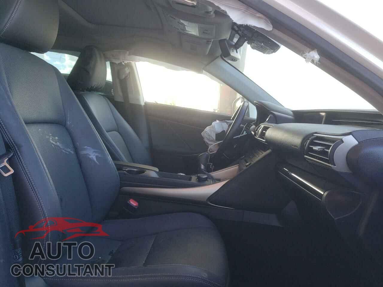 LEXUS IS 2019 - JTHBA1D23K5100895
