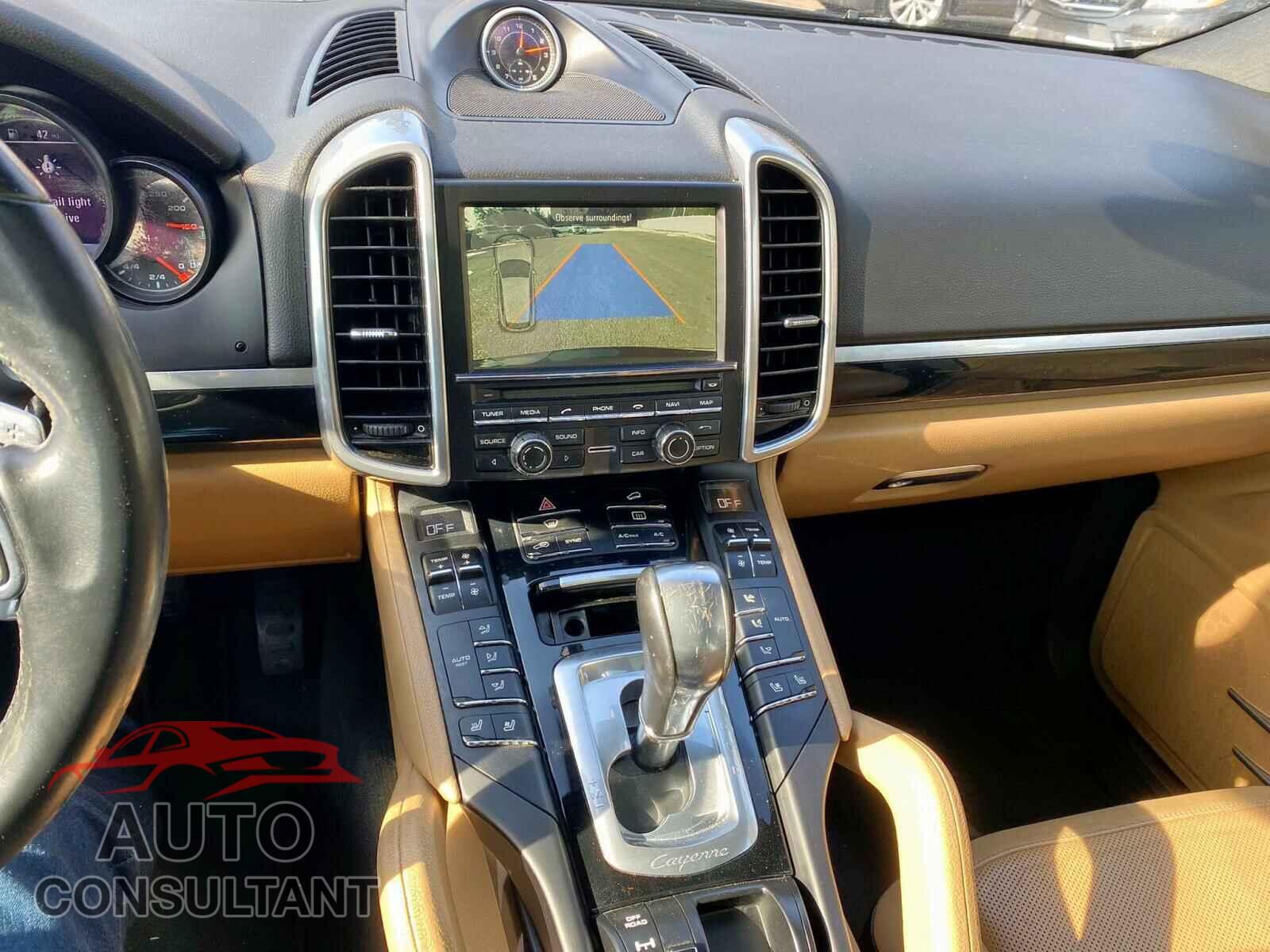 PORSCHE CAYENNE 2016 - WP1AA2A2XGKA08083