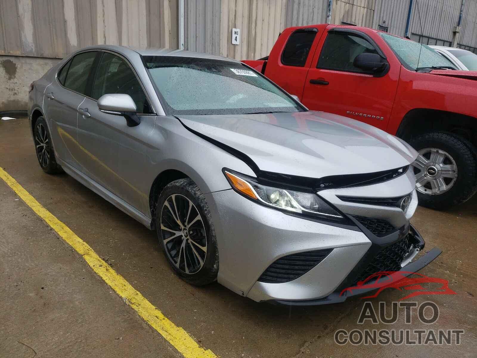 TOYOTA CAMRY 2018 - 4T1B11HKXJU638070