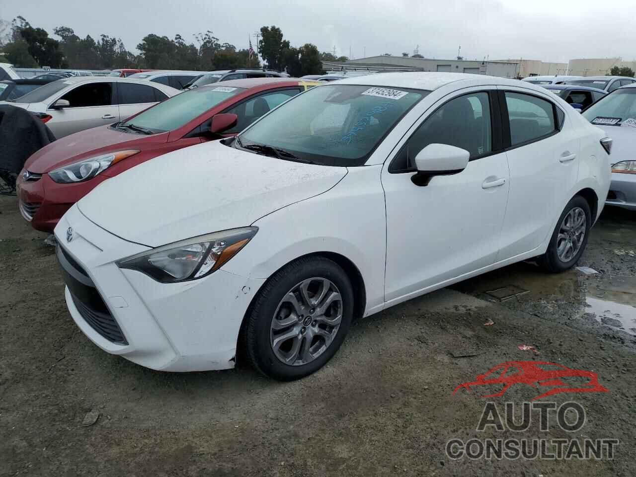 TOYOTA YARIS 2017 - 3MYDLBYV0HY180538