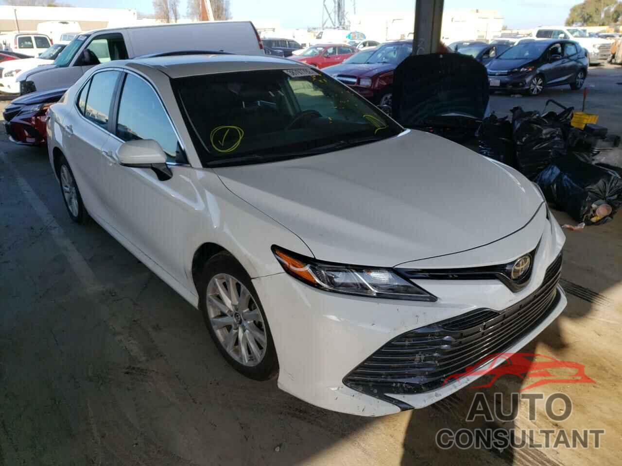 TOYOTA CAMRY 2018 - 4T1B11HK7JU651276