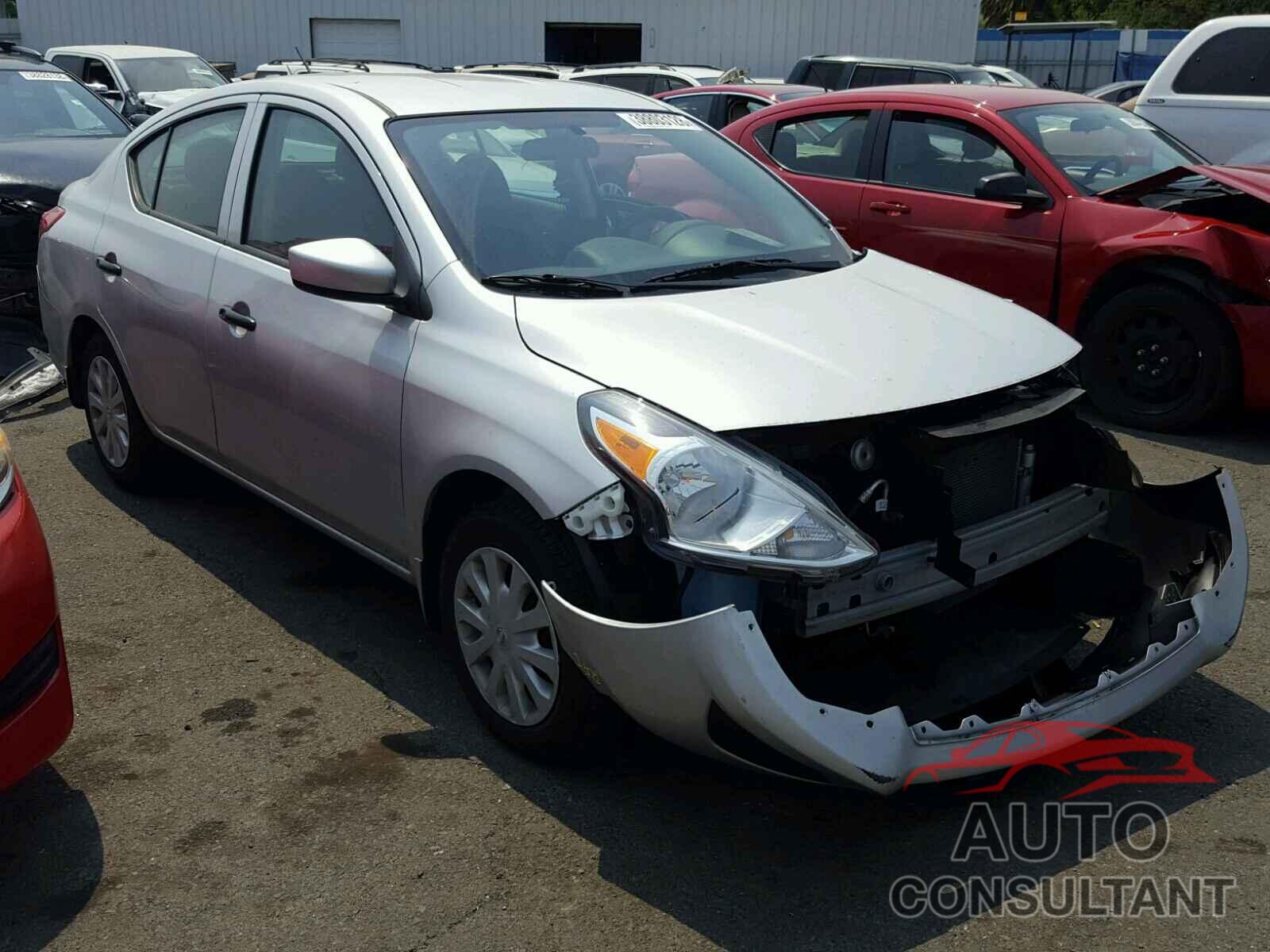 NISSAN VERSA 2017 - 3N1CN7APXHL904877