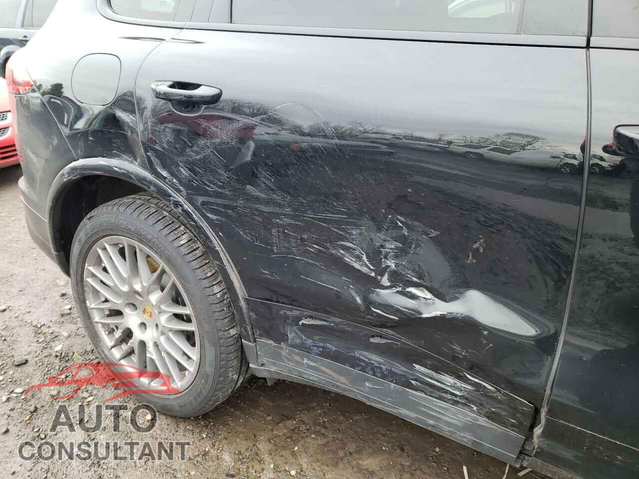 PORSCHE CAYENNE 2017 - WP1AA2A27HKA80280