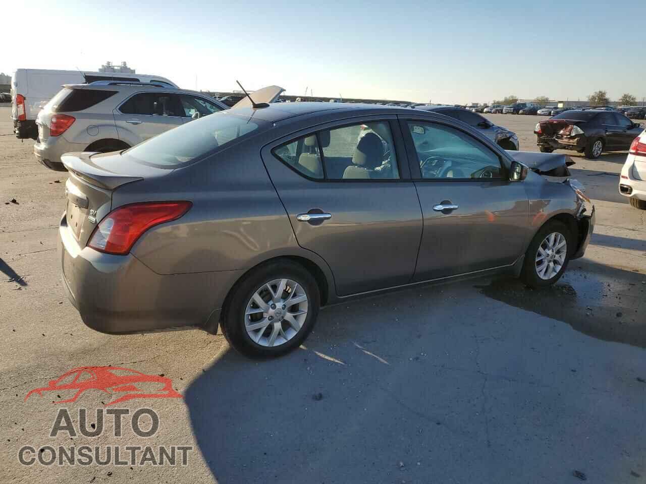 NISSAN VERSA 2017 - 3N1CN7AP3HL820593