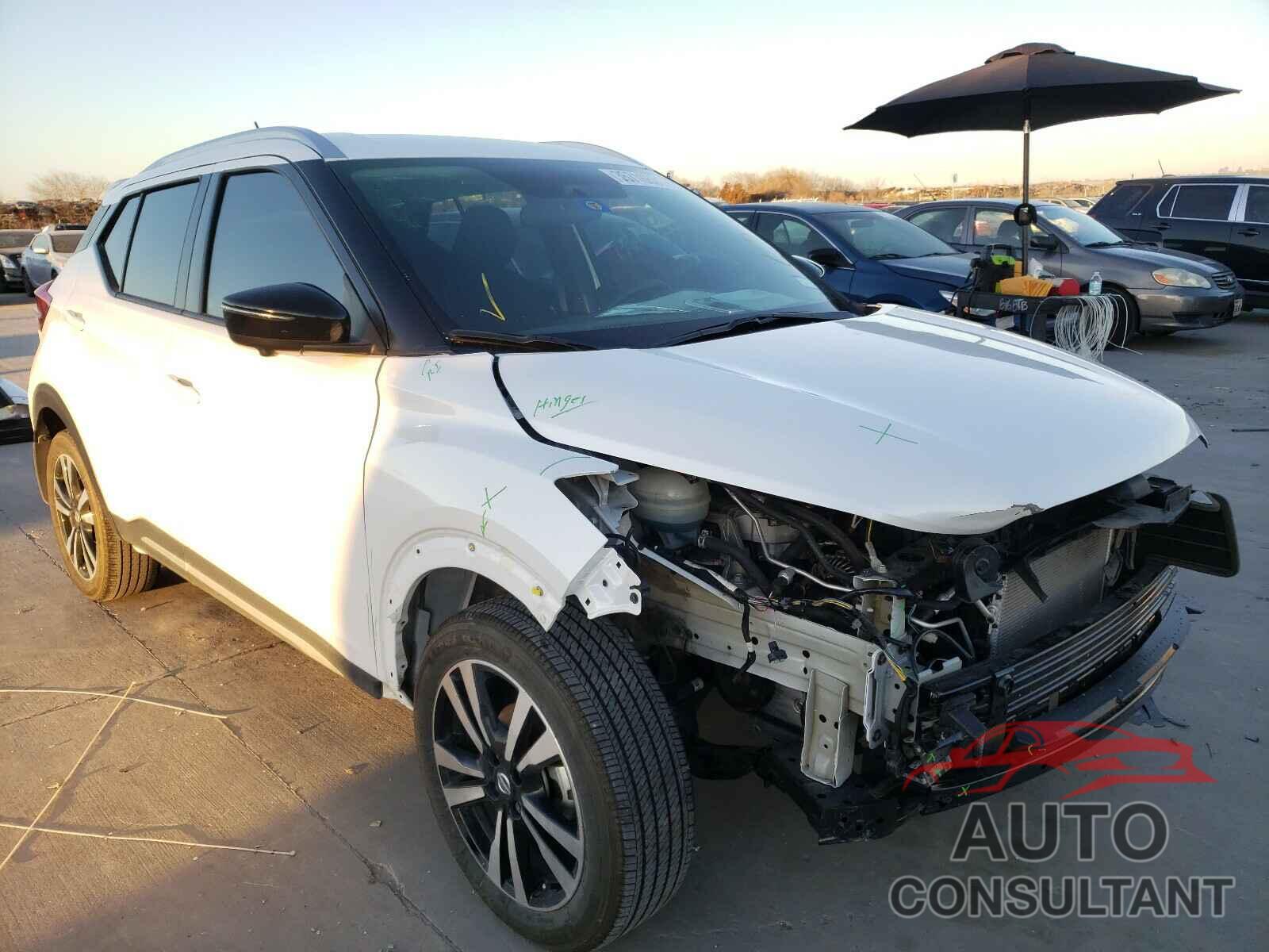 NISSAN KICKS 2018 - 3N1CP5CU3JL512606
