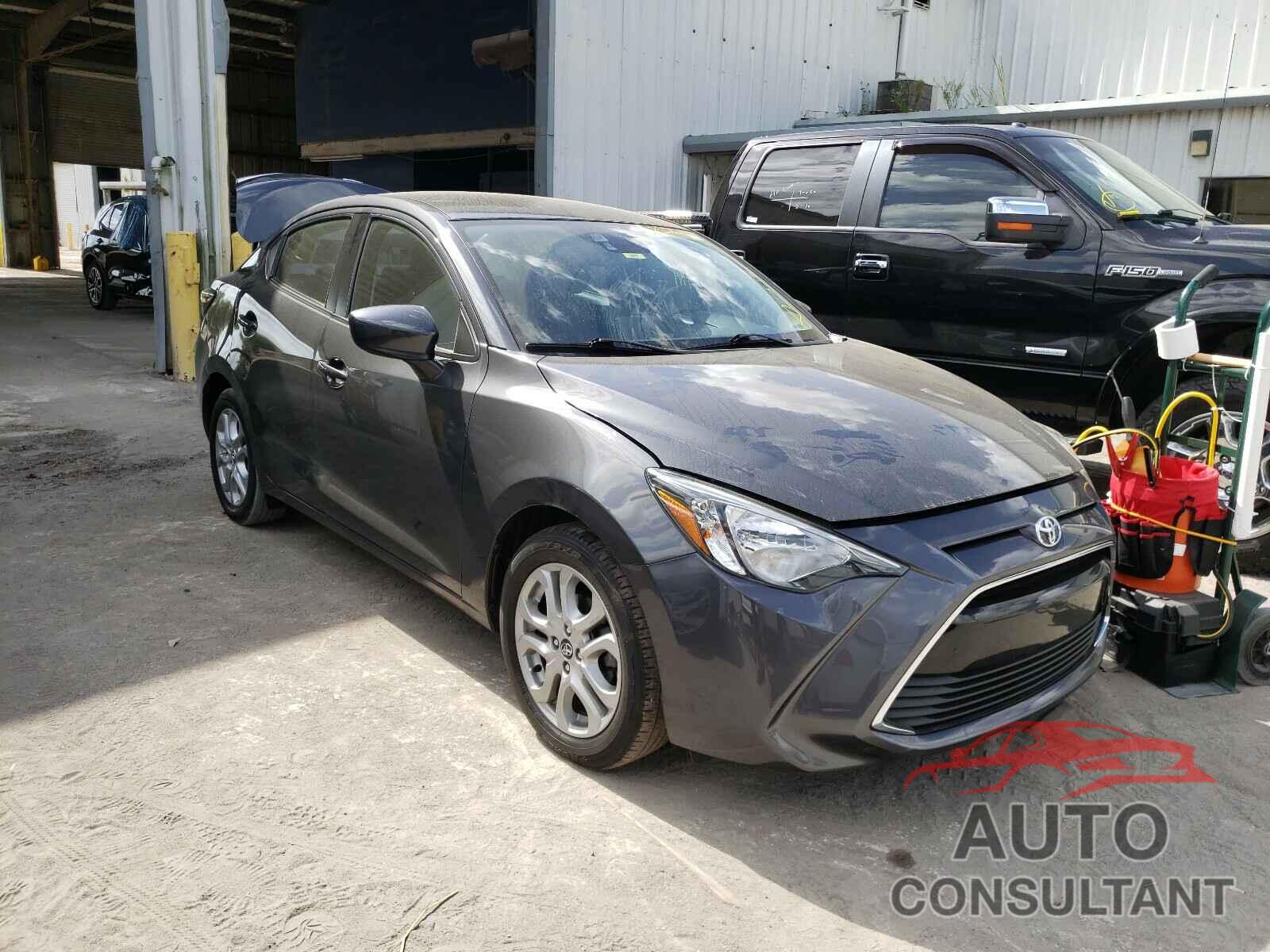 TOYOTA YARIS 2018 - 3MYDLBYV9JY325307