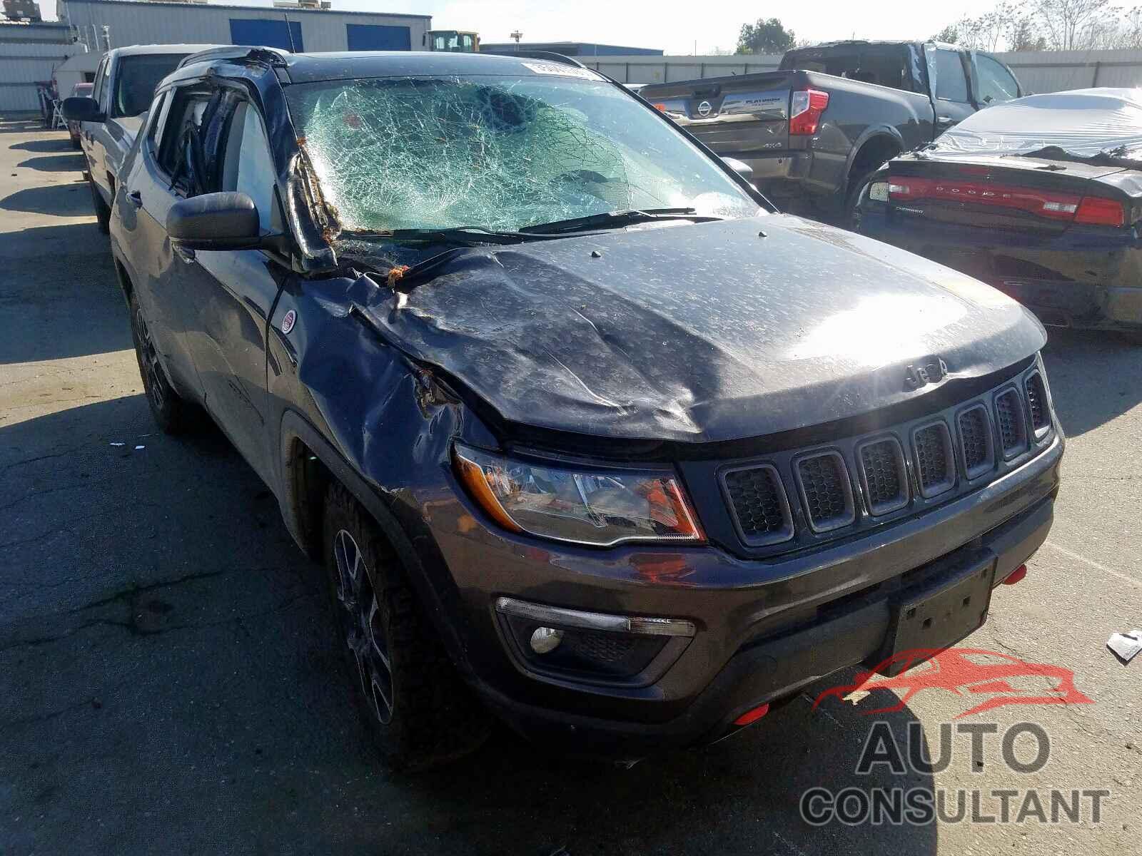 JEEP COMPASS 2018 - 3C4NJDDB1JT483184