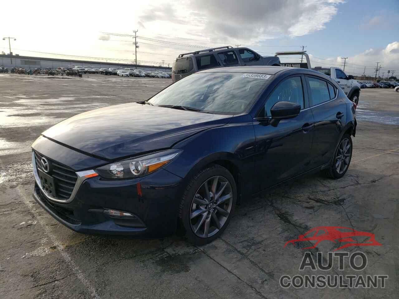 MAZDA 3 2018 - 3MZBN1L36JM192283