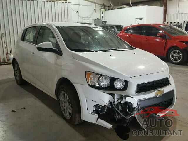 CHEVROLET SONIC 2015 - 1G1JC6SH2F4131037