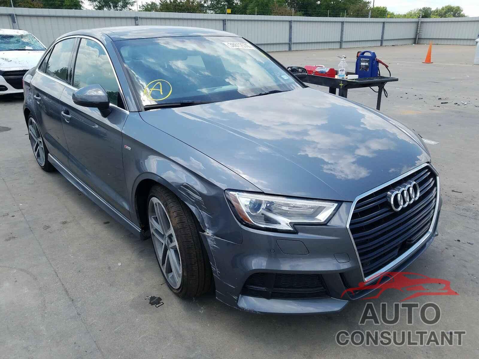 AUDI A3 2018 - WAUGUGFF2J1041052