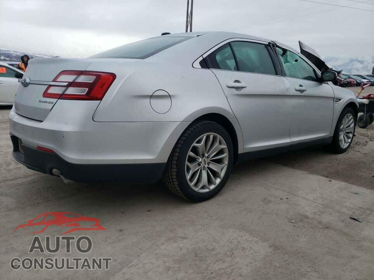 FORD TAURUS 2018 - 1FAHP2F84JG106280