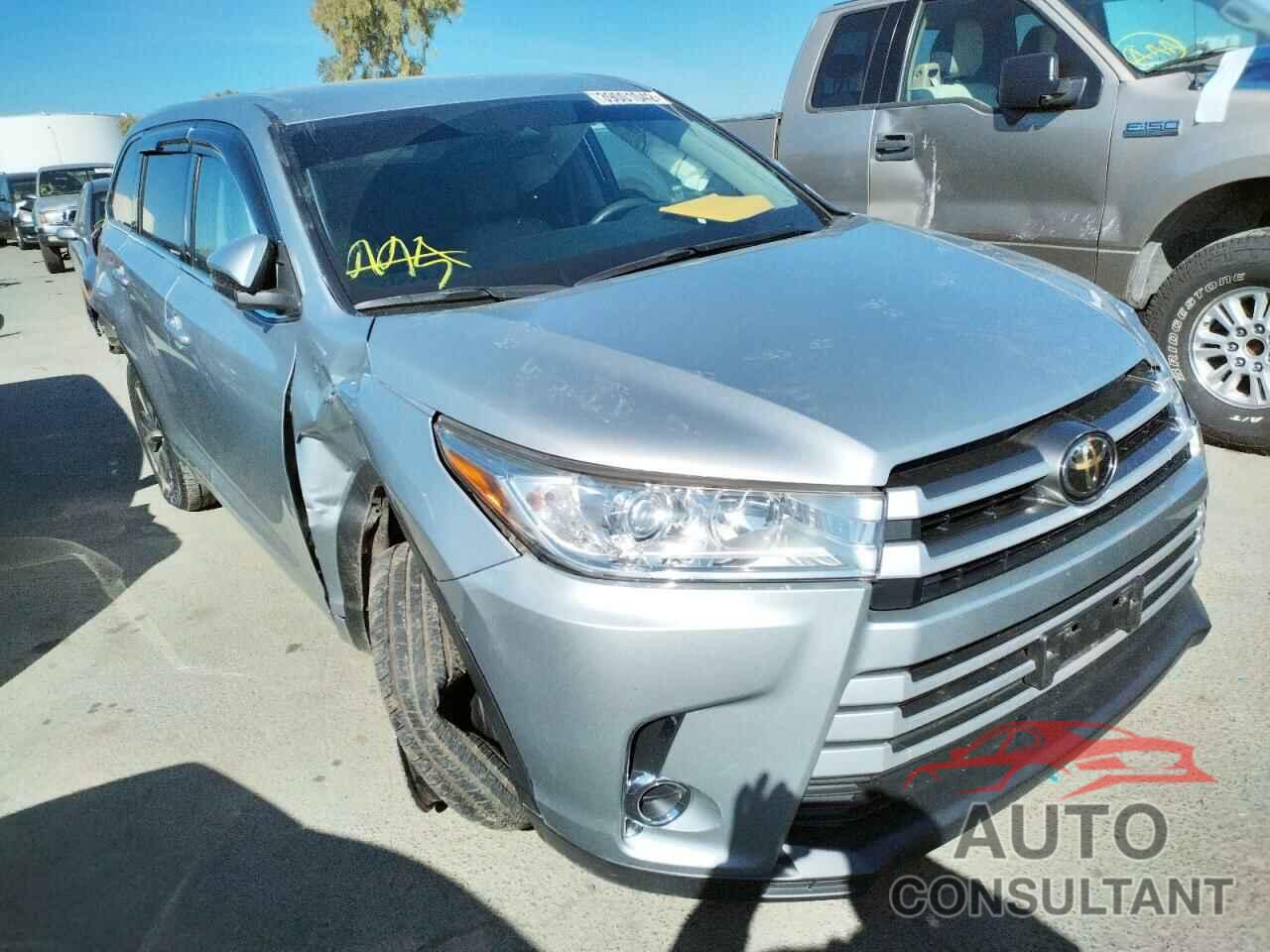 TOYOTA HIGHLANDER 2017 - 5TDZARFH9HS024473